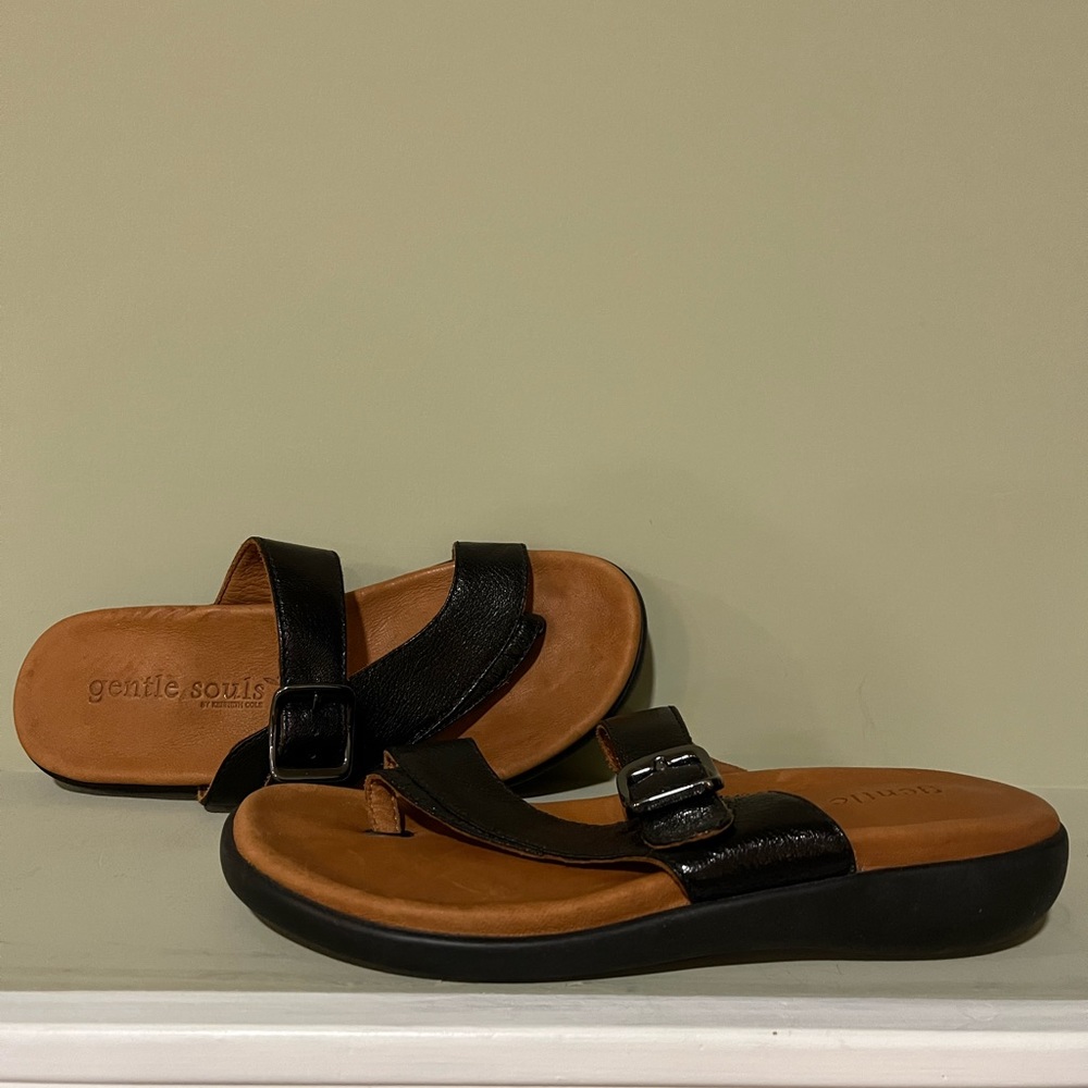 Kenneth Cole Sandals